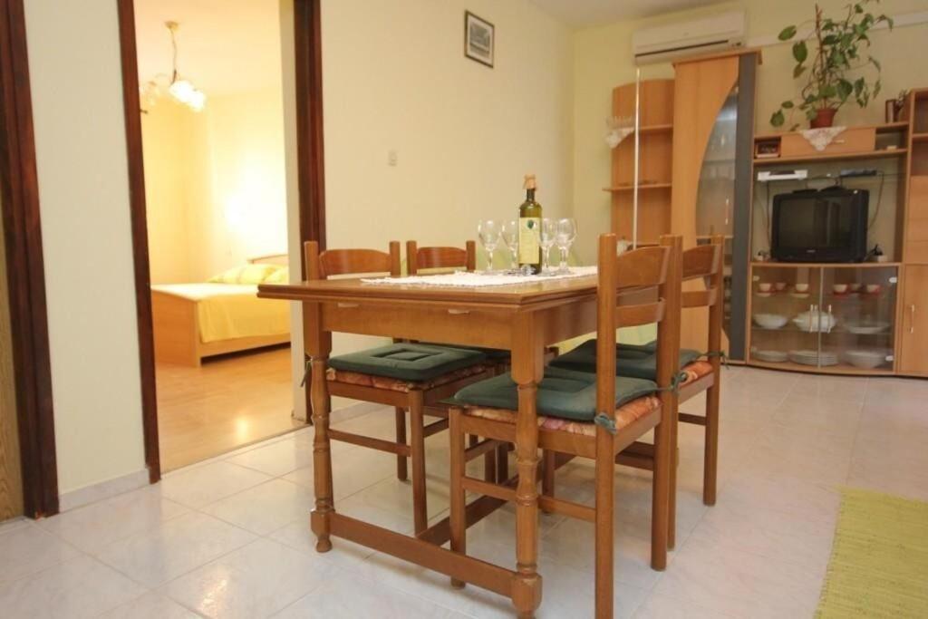 Apartments Zoki - Great Location Close To The Sea Vis Exteriör bild