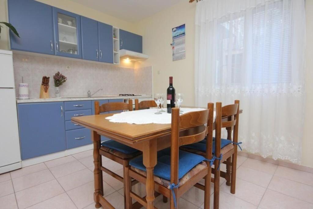 Apartments Zoki - Great Location Close To The Sea Vis Exteriör bild