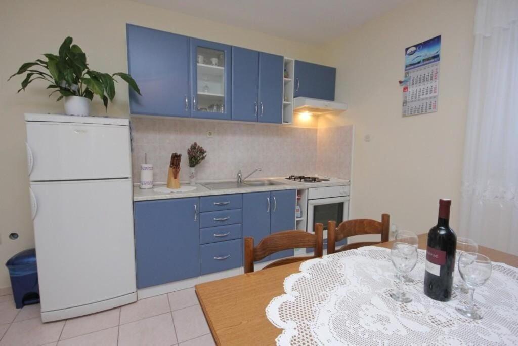 Apartments Zoki - Great Location Close To The Sea Vis Exteriör bild